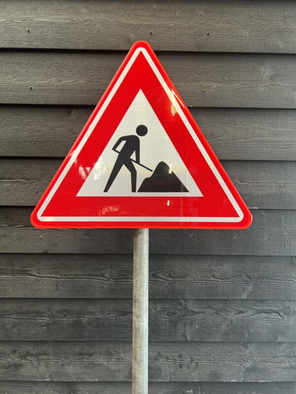 Verkeersbord J16 werk in uitvoering