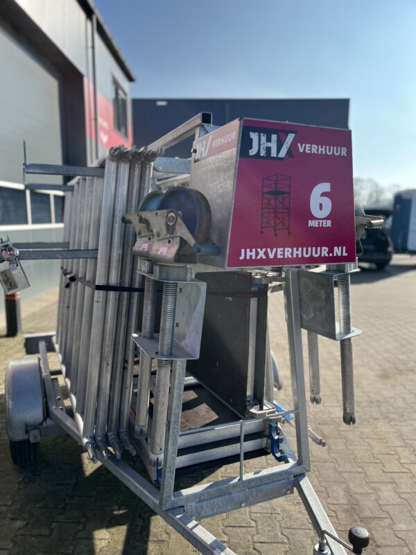 Steiger aanhanger met rolsteiger voor bouw werkzaamheden